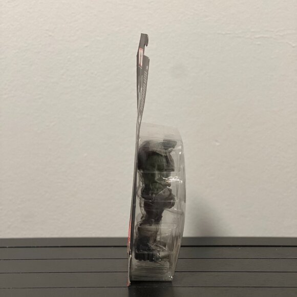 Marvel Infinite Series Hulk Action Figure - Picture 4 of 5